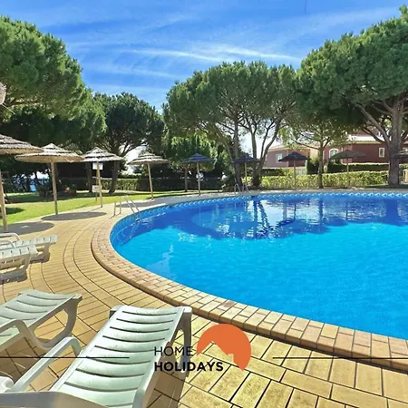 #272 T2 Bicos Flat J By Holidays Апартаменты